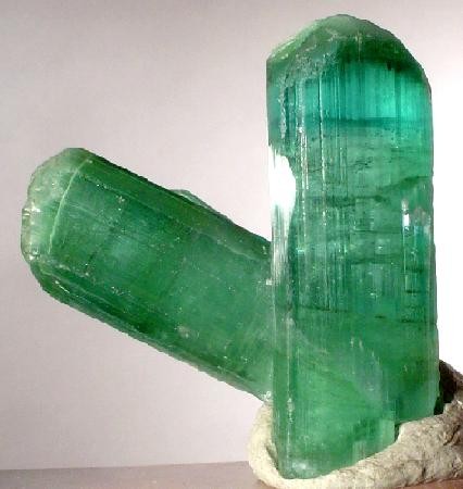 Green Tourmaline Benefits – Amazing Powers and Meaning