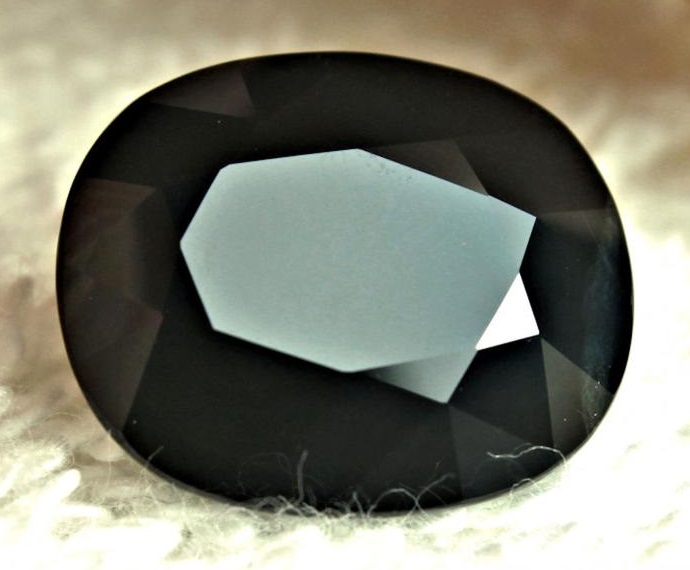 Black Sapphire Meaning – Beliefs, Benefits and Powers
