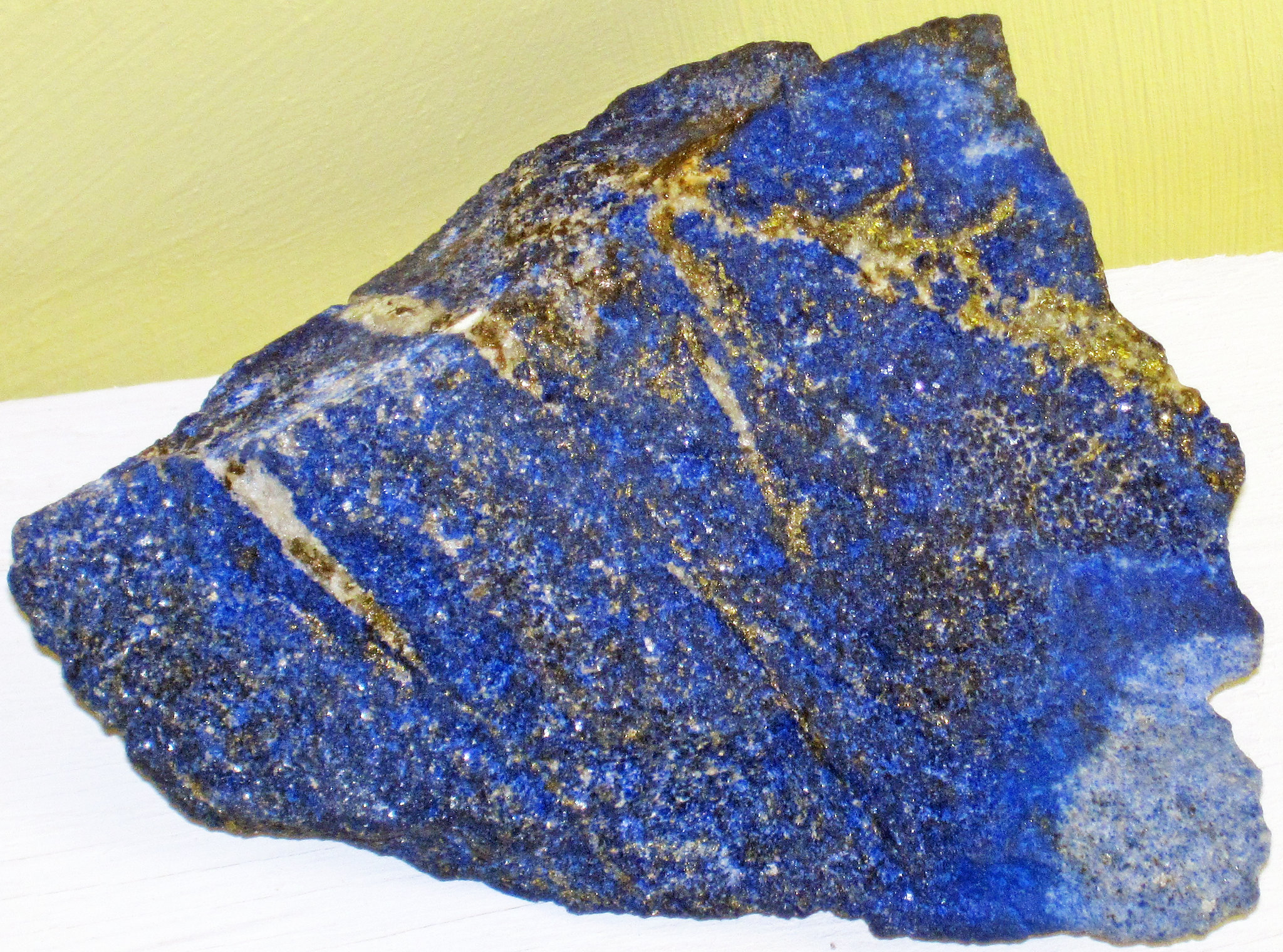 a blue lapis lazuli in the context of blue lapis healing properties